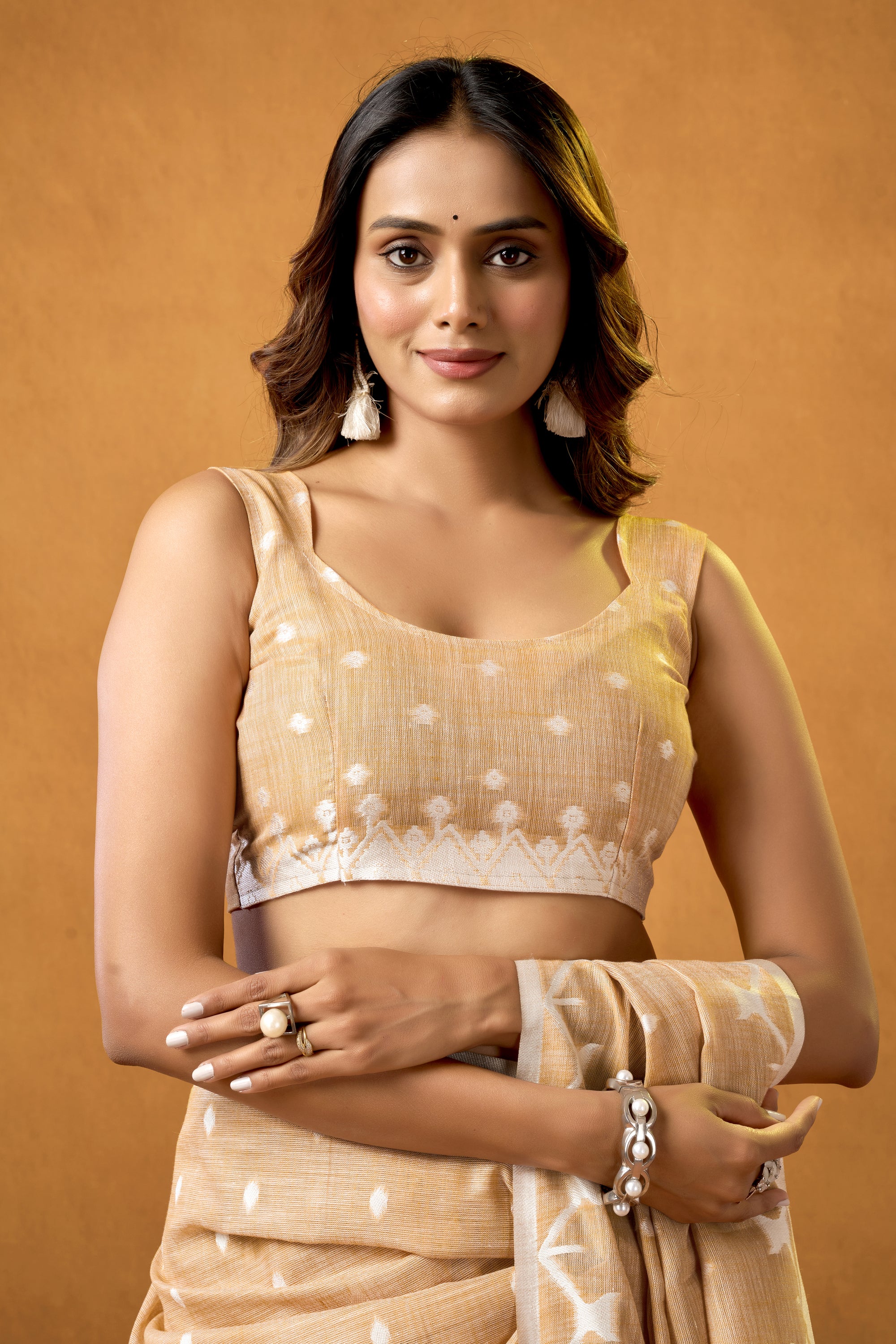 Aarohi Pure Linen Saree – Chikankari Border & Pallu (Orange)