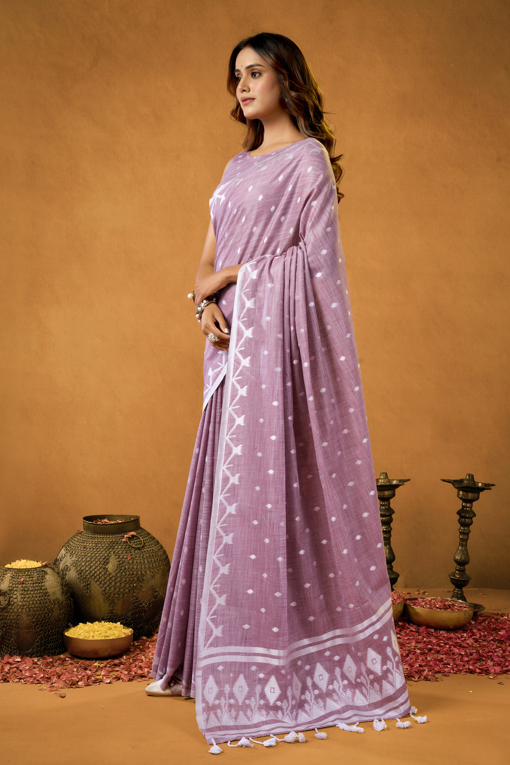 Aarohi Pure Linen Saree –Chikankari  Border & Pallu (Lavender)