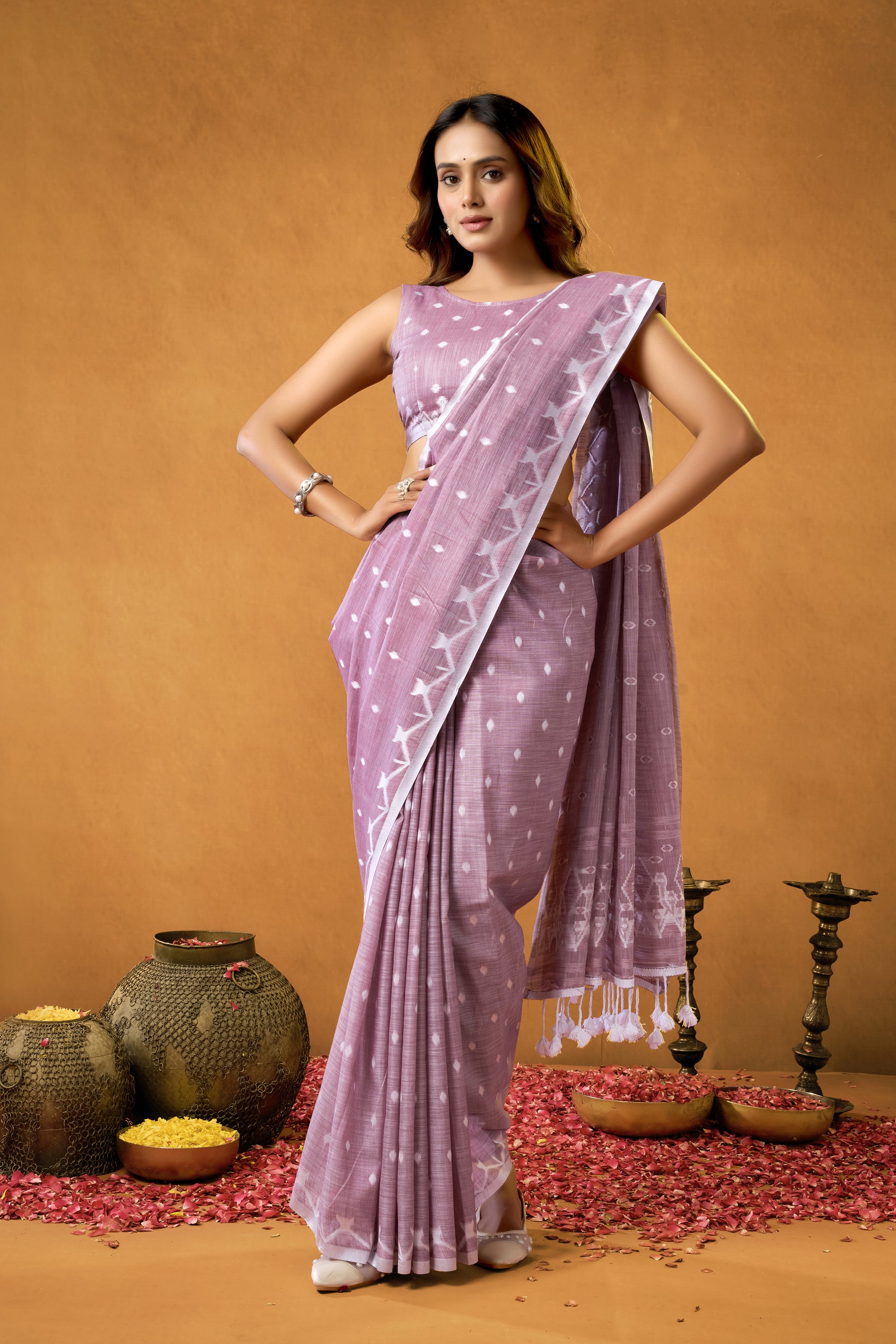 Aarohi Pure Linen Saree –Chikankari  Border & Pallu (Lavender)