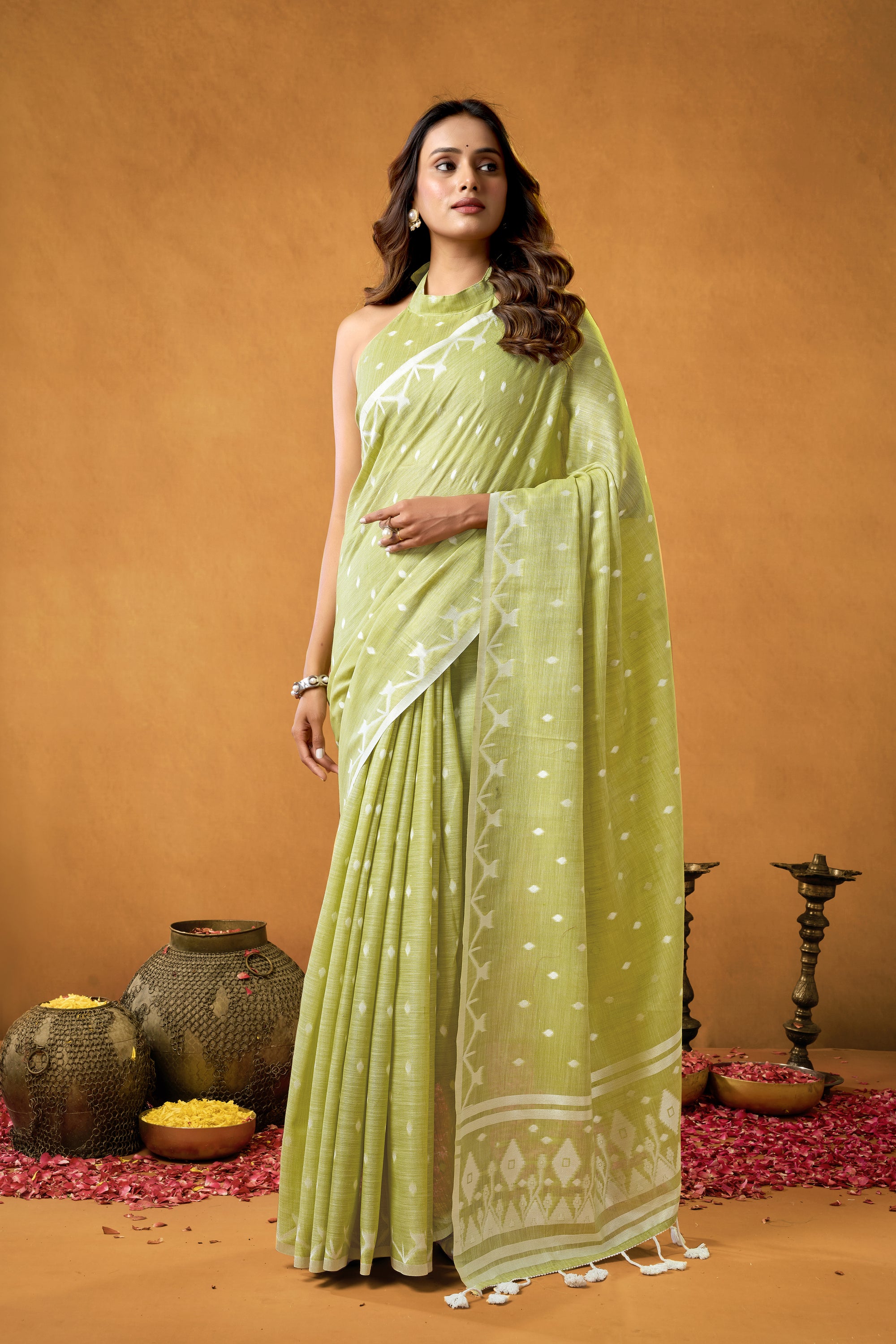 Aarohi Pure Linen Saree – Chikankari Border & Pallu (Yellow)