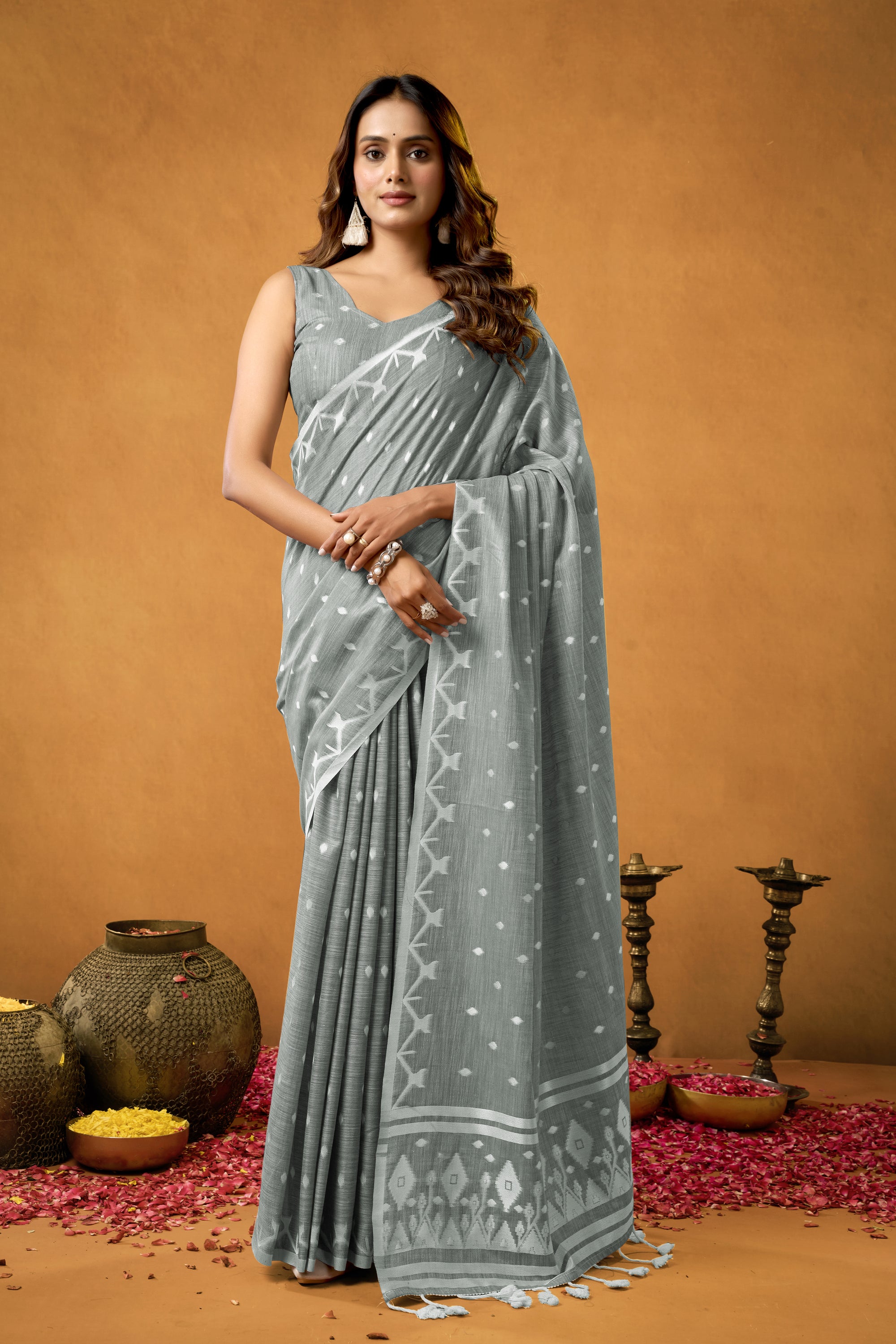 Aarohi Pure Linen Saree – Chikankari Border & Pallu (Grey)