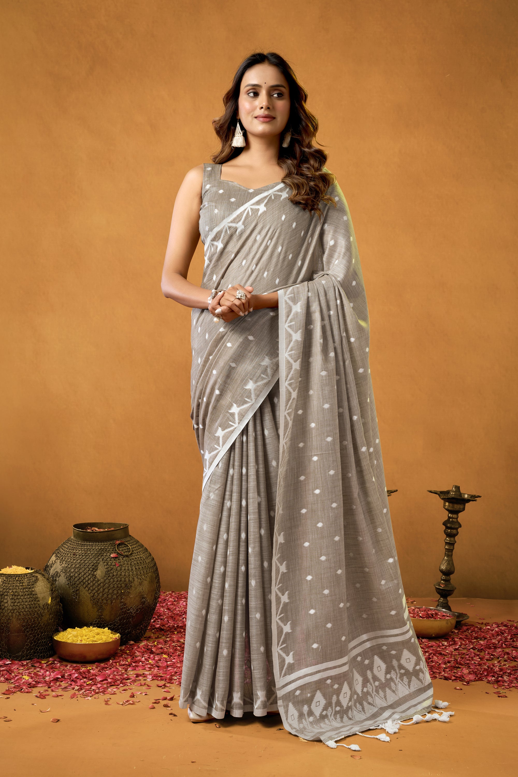 Aarohi Pure Linen Saree – Chikankari Border & Pallu (Brown)