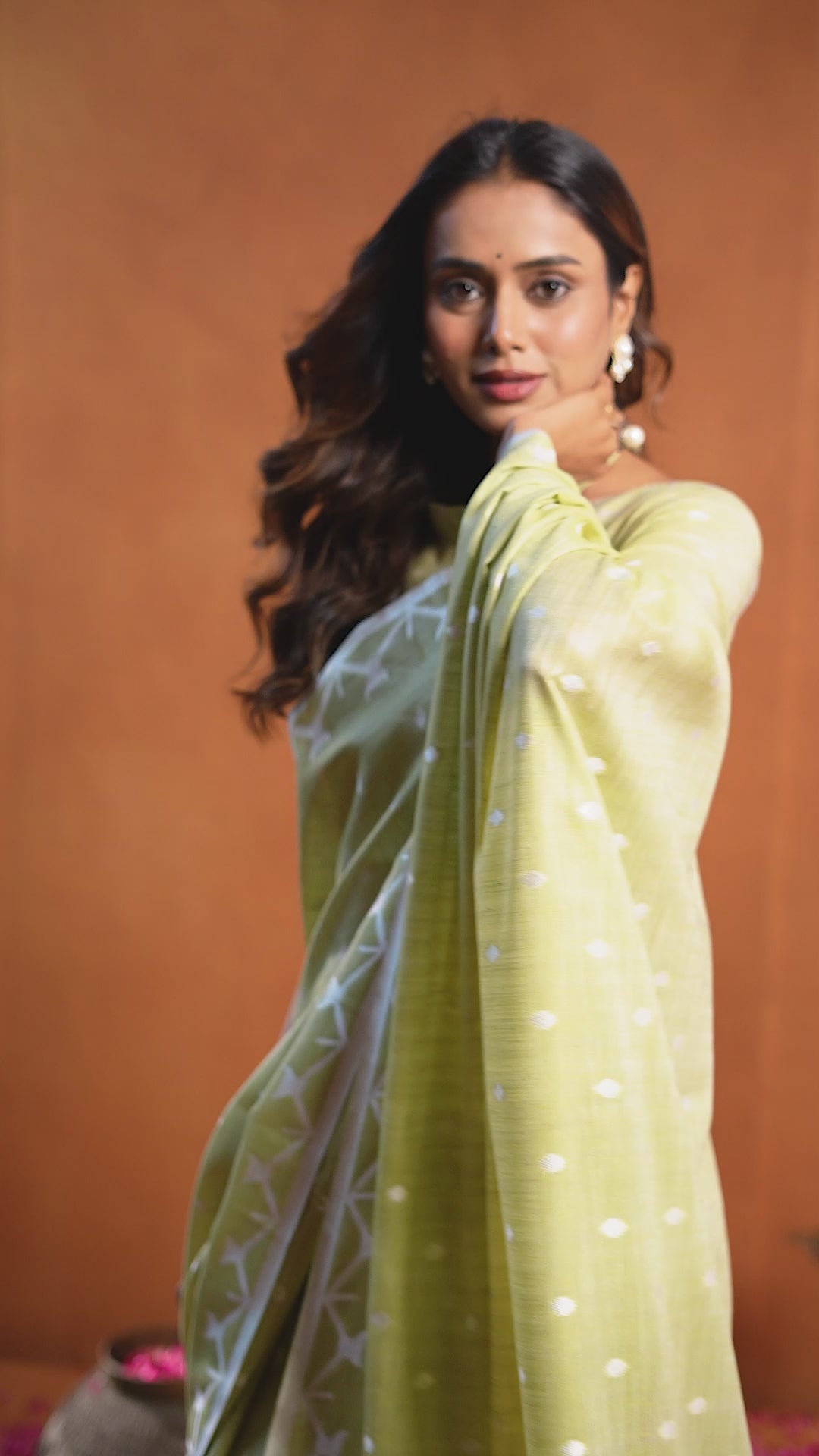 Aarohi Pure Linen Saree – Chikankari Border & Pallu (Yellow)
